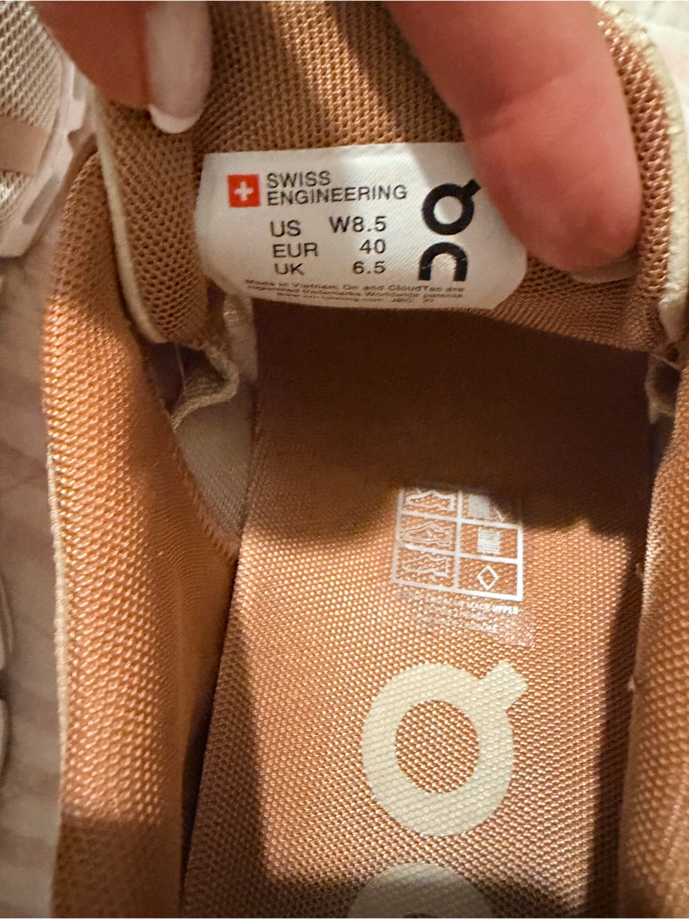 NWB RARE ON RUNNING WOMEN’S RUNNING SHOES IN ROSE/SAND - Picture 7 of 9